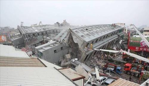 대만 강도 6.4지진 "최소 9명 사망·300명 이상 부상" 기사 이미지