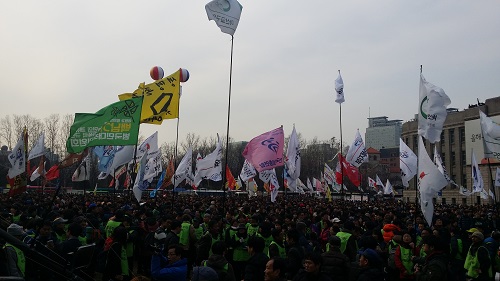 제4차 민중총궐기에 참석한 각 노동단체 관계자들이 행진을 준비하고있다(사진촬영=이병민기자)