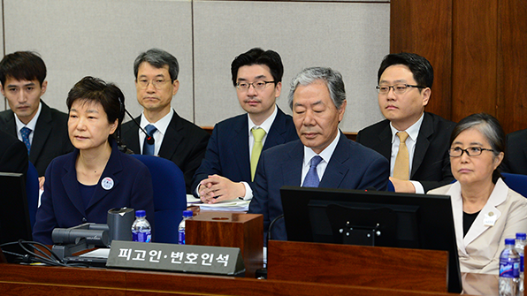 박 전 대통령 재판에 삼성 전 임원들 증인 출석 기사 이미지